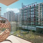 1-Bedroom Apartment With Greenery & City Views In The Terraces