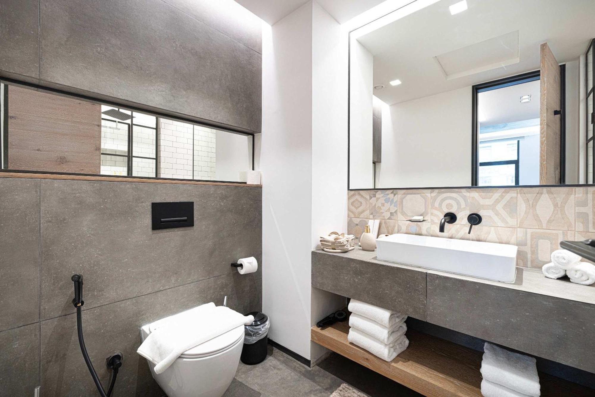 1-bedroom With Greenery & Views In The Terraces *