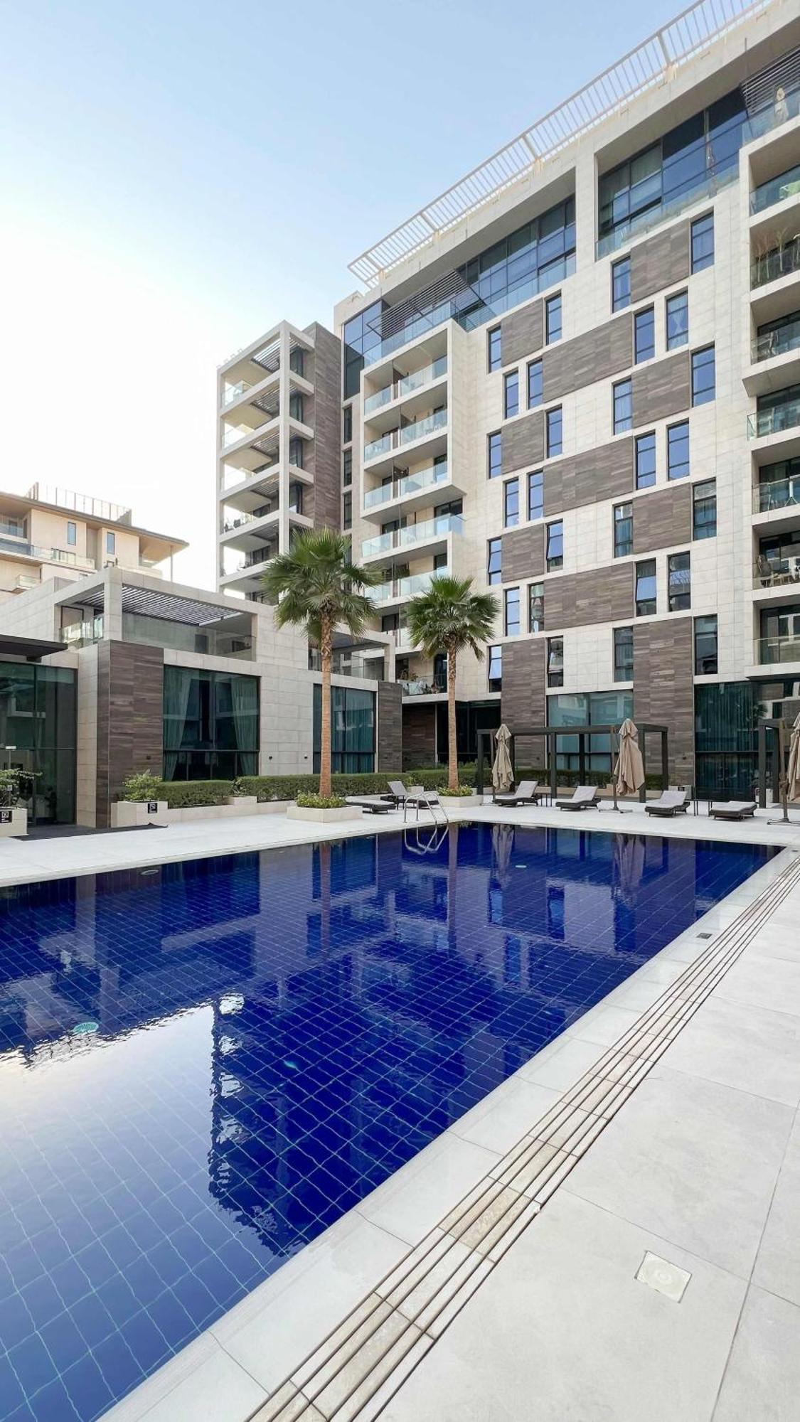 1-bedroom With Greenery & Views In The Terraces Apartment *